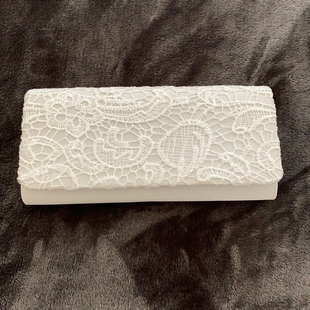 U-Story Women’s White Floral/Bridal Clutch Bag